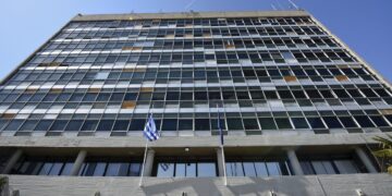Φοιτητής στο Μαθηματικό του ΑΠΘ το πρώτο κρούσμα κορωνοϊού – “Ο εμβολιασμός το καλύτερο μέτρο”, λέει ο Πρύτανης
