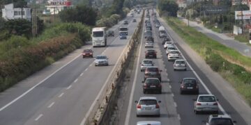 Θεσσαλονίκη: Τροχαία ατυχήματα στη Λ. Δενροποτάμου – Μικροσυγκρούσεις και κίνηση σε κεντρικούς δρόμος λόγω βροχόπτωσης