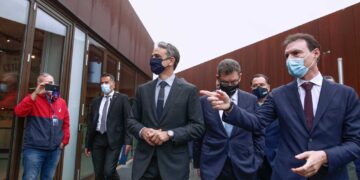 Live από Θεσσαλονίκη: Ο πρωθυπουργός Κυριάκος Μητσοτάκης στα εγκαίνια δύο νέων εγκαταστάσεων της Pfizer