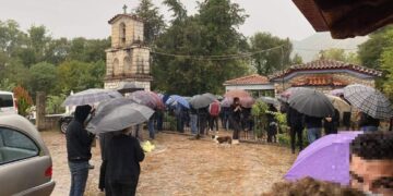 Νίκος Τσουμάνης: Θρήνος στην κηδεία του ποδοσφαιριστή (Εικόνα)