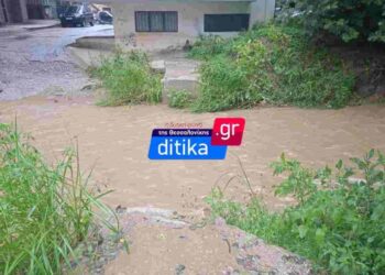 Θεσσαλονίκη: Φούσκωσε το ρέμα της Πολίχνης από την κακοκαιρία «Μπάλλος»