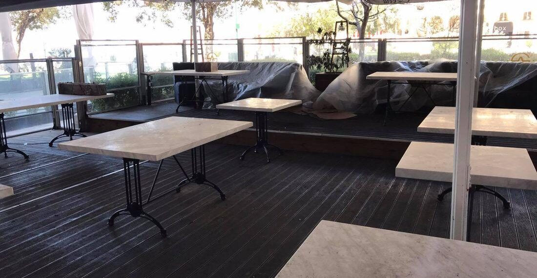 Θεσσαλονίκη: Οι επιχειρηματίες στην Αριστοτέλους απεγκατέστησαν εξωτερικά φώτα και θερμάστρες (Εικόνες)