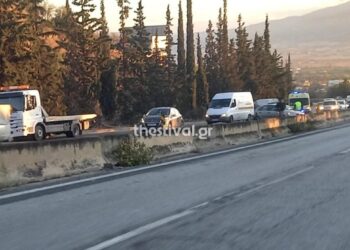 Τροχαίο ατύχημα με δύο τραυματίες στη Μουδανιών