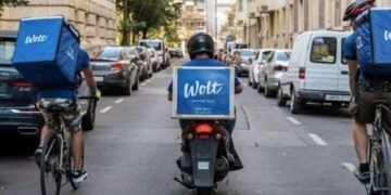 Wolt: Ανακοίνωσε ότι αναστέλλει το delivery σε περιοχές Αθήνας και Θεσσαλονίκης λόγω κακοκαιρίας
