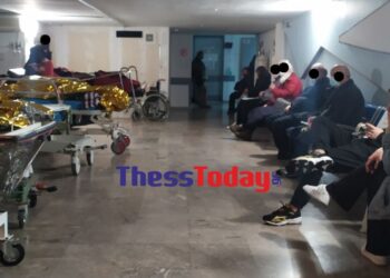 Θεσσαλονίκη: Έως και 8 ώρες για κρεβάτι σε νοσοκομείο – Ασφυκτική πίεση στις εφημερίες (Εικόνες)