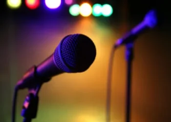 Σοκάρει Ελληνίδα τραγουδίστρια: «Με απήγαγε πελάτης νυχτερινού μαγαζιού»