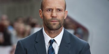Θαυμάστρια του Jason Statham τον βλέπει στη Θεσσαλονίκη και φωνάζει: «Θέλω να πέσω κάτω, I love you»