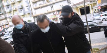 Γυναικοκτονία στην Πολίχνη: «Την σκότωσε μόλις έφυγε το παιδί από το σπίτι» λέει ο θείος της 48χρονης