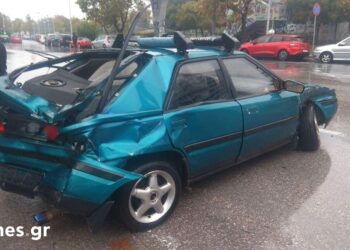 Αυτοκίνητο “καρφώθηκε” σε κολόνα στην 26ης Οκτωβρίου – Μία τραυματίας