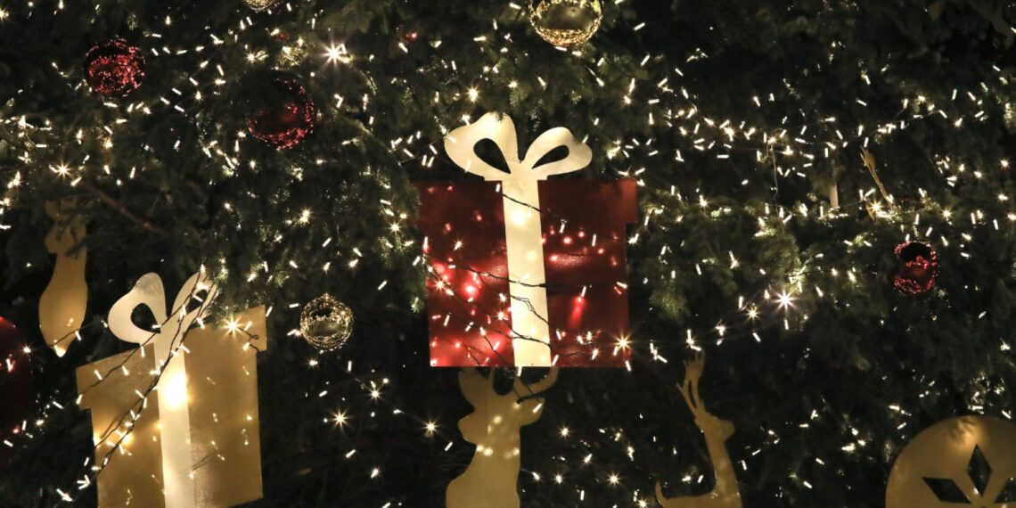 Δ. Κορδελιού-Ευόσμου: Φωταγωγούνται την Πέμπτη και Παρασκευή τα Χριστουγεννιάτικα δέντρα