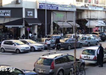 Απίστευτες σκηνές στην Θεσσαλονίκη – Αγριο ξύλο και κυνηγητό στα δικαστήρια (Εικόνες & βίντεο)