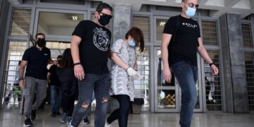 Ξεκινά η δίκη για την δολοφονία του 49χρονου στον Εύοσμο – Στο εδώλιο η εν διαστάσει σύζυγός του και η κόρη του