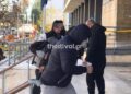 Στο Δικαστικό Μέγαρο Θεσσαλονίκης ο καθ’ ομολογίαν δολοφόνος της εν διαστάσει συζύγου του