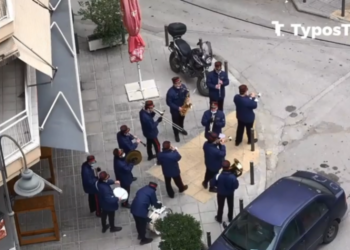 Θεσσαλονίκη: Χριστουγεννιάτικες μελωδίες από τη Φιλαρμονική του Παπάφειου (Βίντεο)