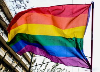 Τι συμβαίνει με το σχολείο στο Πανόραμα; Καταγγελίες για ρατσισμό, ομοφοβία και συγκάλυψη