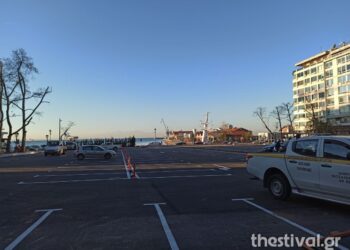 Θεσσαλονίκη – Γραφικότητα: Διαμαρτυρία για το parking στην πλατεία Ελευθερίας