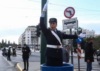 Θεσσαλονίκη: Στο «βαρέλι» και πάλι ο τροχονόμος για την παραμονή Πρωτοχρονιάς