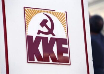 Ζωγράφισαν αγκυλωτό σταυρό σε γραφεία του ΚΚΕ στη δυτική Θεσσαλονίκη (Εικόνα)