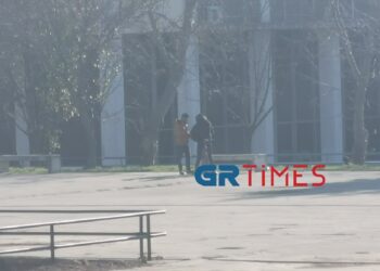 Διακίνηση ναρκωτικών μέρα μεσημέρι στο ΑΠΘ – Βίντεο ντοκουμέντο