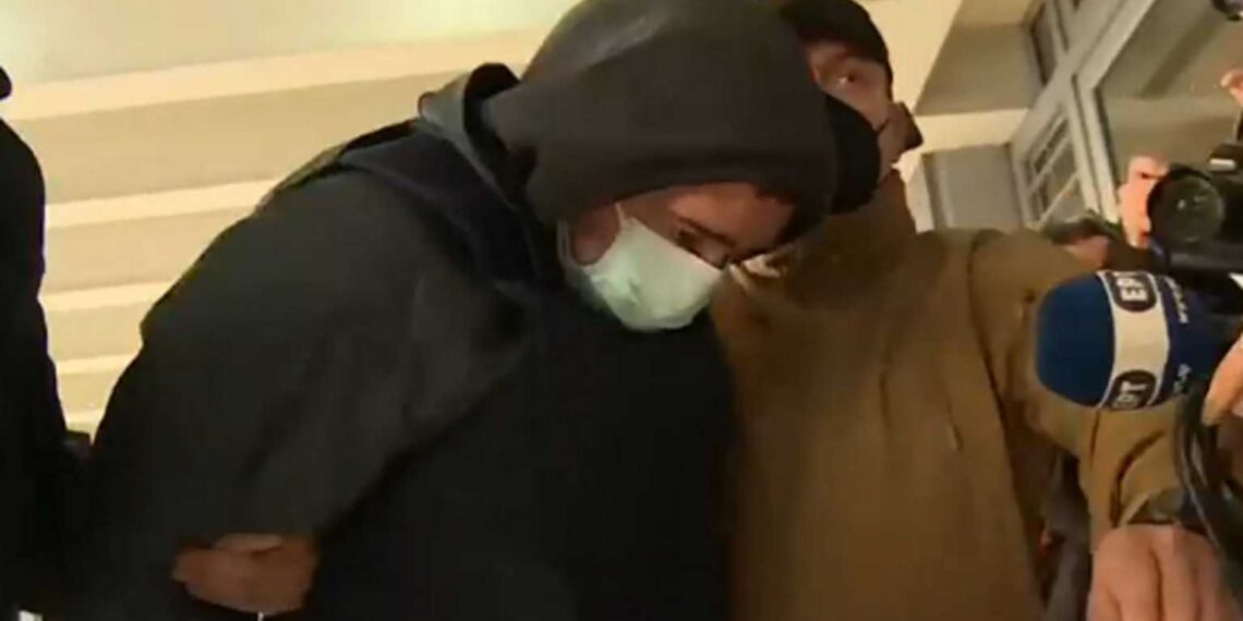 Θεσσαλονίκη: Στον εισαγγελέα με αποδοκιμασίες ο 23χρονος για τη δολοφονία του 19χρονου Άλκη