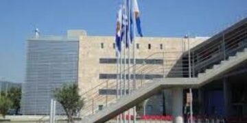 Το δημαρχείο Θεσσαλονίκης σκάναρε η παραγωγή της χολιγουντιανής ταινίας «Τhe Bricklayer»