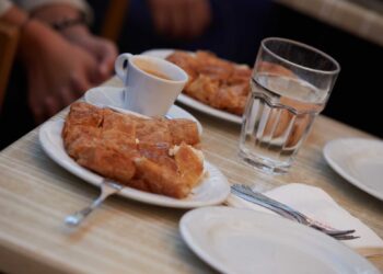 Ο Guardian αποθεώνει τη Θεσσαλονίκη – «Έχει ένα μοναδικό γαστρονομικό ρεπερτόριο»