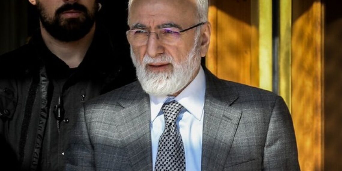 Πού είναι ο Ιβάν; Τα σενάρια για την «εξαφάνιση» Σαββίδη