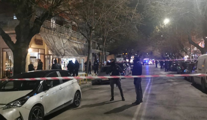 ΕΚΤΑΚΤΟ-Τραγωδία σε καφετέρια στη Θεσσαλονίκη: Πυροβόλησε την πρώην σύντροφό του και αυτοκτόνησε