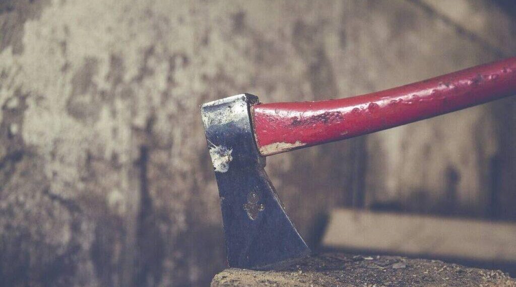 Θεσσαλονίκη: Συνελήφθη άντρας που επιτέθηκε και τραυμάτισε τον γιo του με τσεκούρι