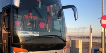 Θεσσαλονίκη: Οι άνθρωποι που ρισκάρουν τη ζωή τους για να μεταφέρουν Ουκρανούς πρόσφυγες