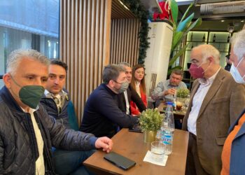 Ο Σαββατιάτικος καφές του Ανδρουλάκη στον Εύοσμο