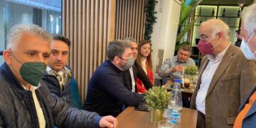 Ο Σαββατιάτικος καφές του Ανδρουλάκη στον Εύοσμο