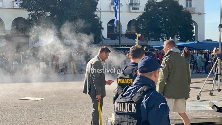 The Bricklayer: «Πυροβολούν» τον Άαρον Έκχαρτ στην πλατεία Αριστοτέλους