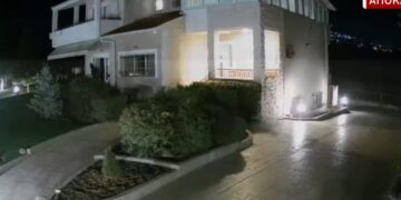 Βίντεο ντοκουμέντο – Η στιγμή που διαρρήκτες συναντούν τον ιδιοκτήτη την ώρα της ληστείας στο Πανόραμα