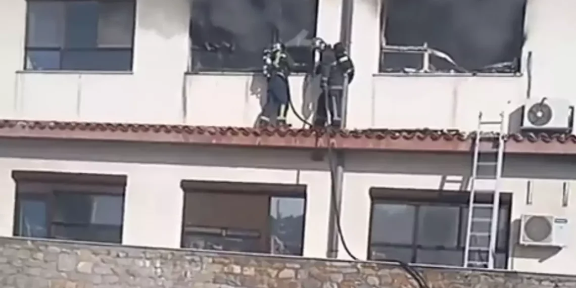 Ένας νεκρός από τη φωτιά στο νοσοκομείο «Παπανικολάου» -Ξέσπασε στην κλινική Covid, πιθανότατα την έβαλε ασθενής