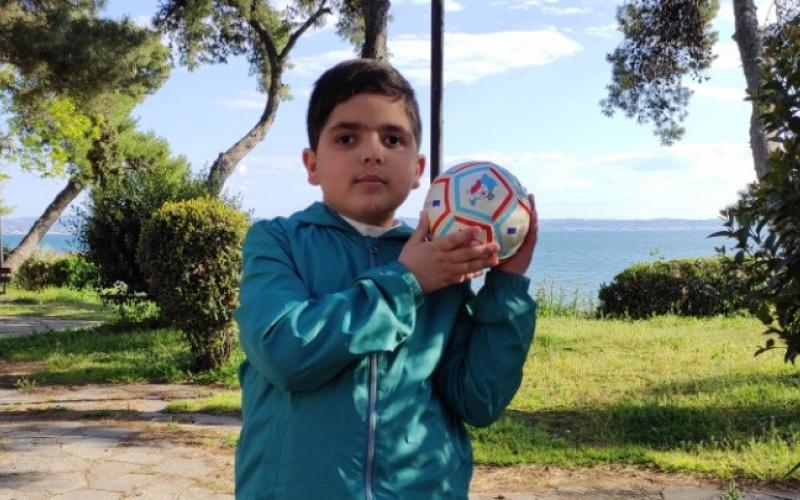 Θεσσαλονίκη: Η ιστορία του μικρού Λέανδρου που σήκωσε στο «πόδι» την Τούμπα