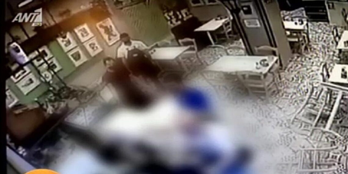 Θεσσαλονίκη: Έσπασαν πατσατζίδικο γιατί τους ζήτησαν πιστοποιητικά (Bίντεο)