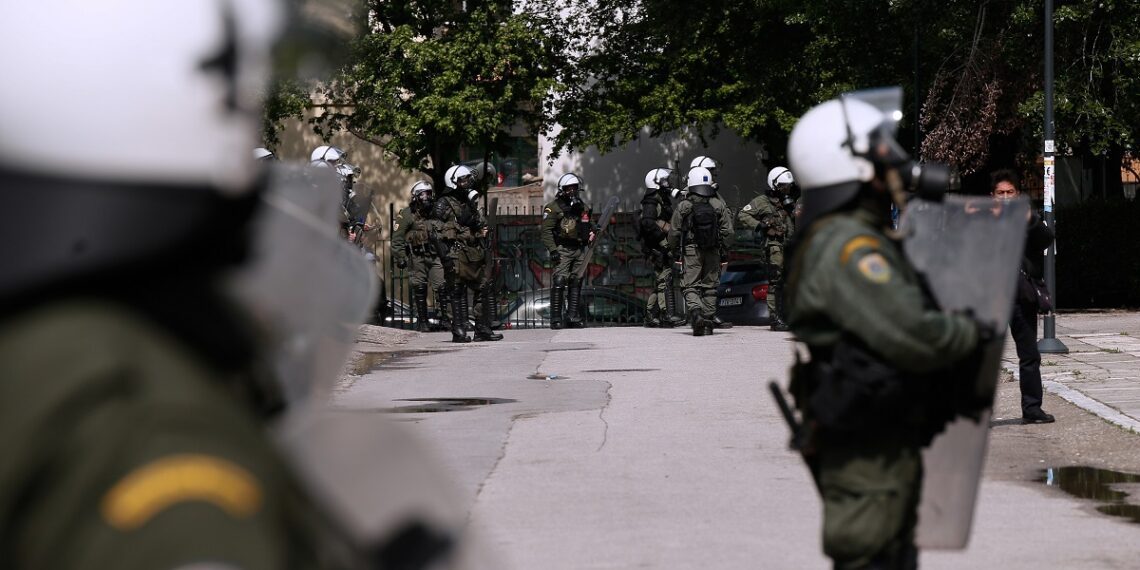 Πιάνει δουλειά η Πανεπιστημιακή Αστυνομία: Φύλαξη στο ΑΠΘ και το σχέδιο “Βιβλιοθήκη”