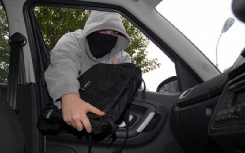 Έκλεψαν χαρτοφύλακα με 35.000 ευρώ από ΙΧ στην Καλαμαριά