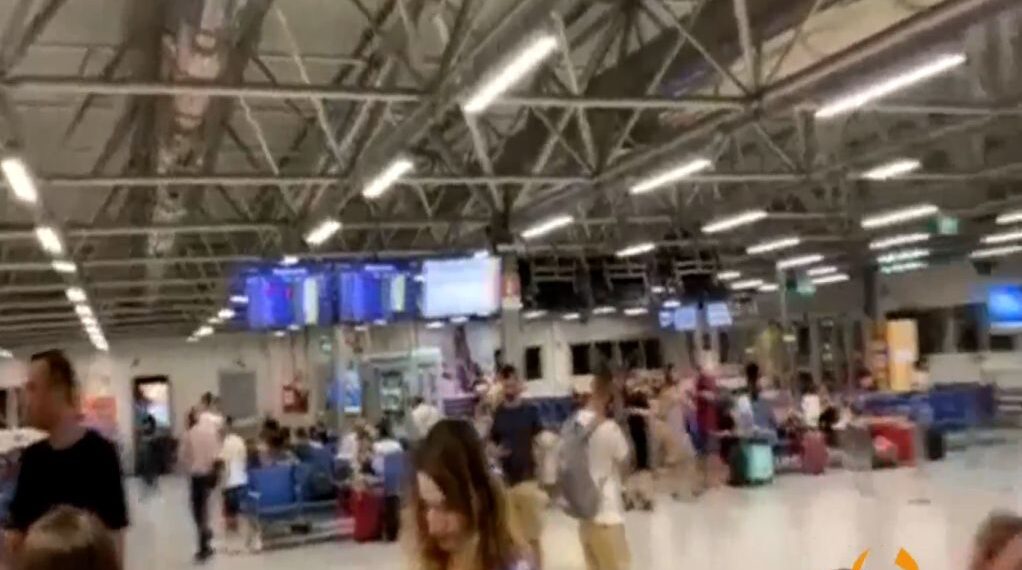 Εγκλωβίστηκαν σε αεροδρόμιο της Ρώμης δεκάδες Θεσσαλονικείς – «Η εταιρεία μάς εμπαίζει», λέει επιβάτης (Βίντεο)