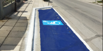 Ξεκίνησαν οι διαγραμμίσεις σε θέσεις στάθμευσης ΑΜΕΑ σε Εύοσμο και Κορδελιό