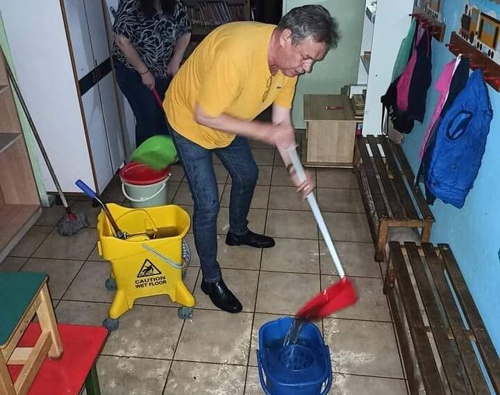 Εύοσμος: Πλημμύρισε νηπιαγωγείο και δημοτικό σχολείο