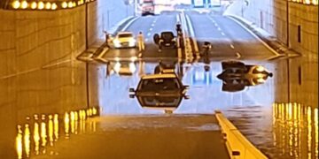 Εύοσμος: Επί πέντε ώρες οδηγός ταξί ήταν εγκλωβισμένος σε τούνελ