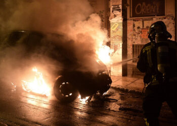 Φωτιά σε βανάκι εταιρείας τα ξημερώματα στη Σταυρούπολη