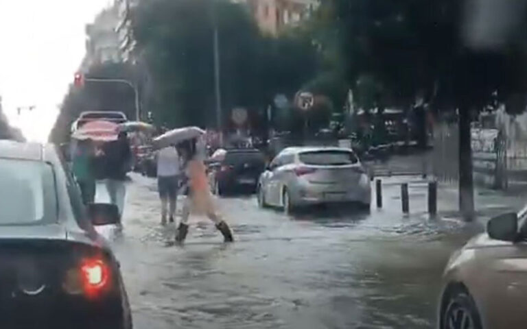 Θεσσαλονίκη: Πάνω από 470 κλήσεις στην Πυροσβεστική χθες για την καταιγίδα