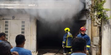 Εύοσμος: Αυτοκίνητο εξερράγη σε πυλωτή – «Ακούσαμε εκρήξεις και τρέξαμε» (Εικόνες & βίντεο)
