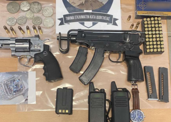 Θεσσαλονίκη: Συνελήφθη 44χρονος – Έκρυβε υποπολυβόλο σε παγκάρι παρεκκλησίου (Εικόνα)