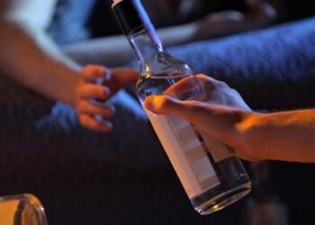 Θεσσαλονίκη: Στο νοσοκομείο 15χρονος από υπερβολική κατανάλωση βότκας