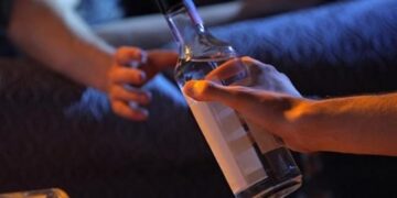 Θεσσαλονίκη: Στο νοσοκομείο 15χρονος από υπερβολική κατανάλωση βότκας