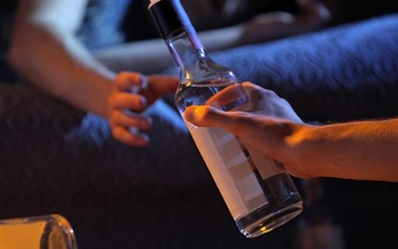 Θεσσαλονίκη: Στο νοσοκομείο 15χρονος από υπερβολική κατανάλωση βότκας